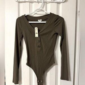 GARAGE NWT bodysuit